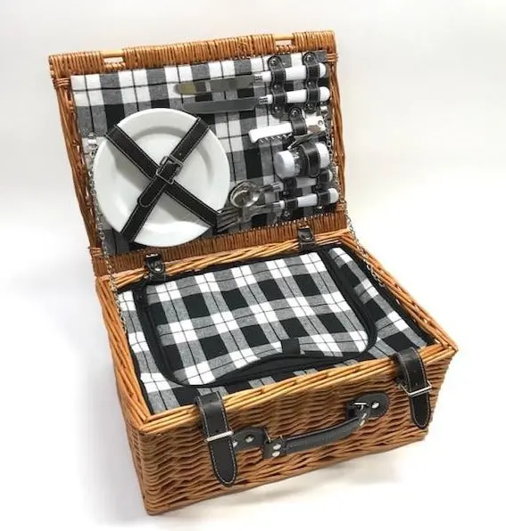 Picnic Basket For Two, With Accessories 1