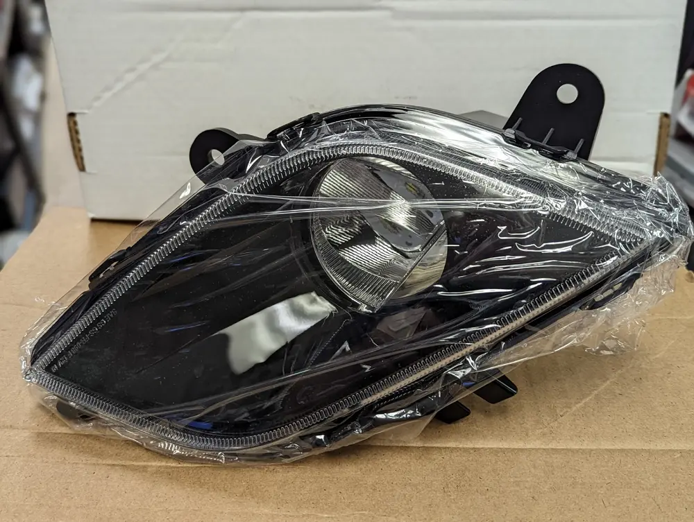 236855 Fog Lamp Rh New Cascadia 1