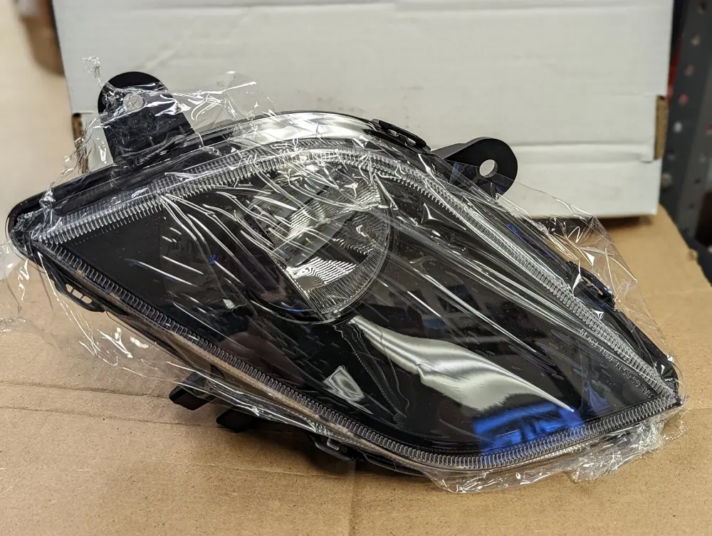 236856 Fog Lamp Lh New Cascadia 1