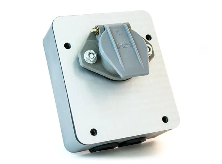 Tra38520 Smart Box Receptacle 1