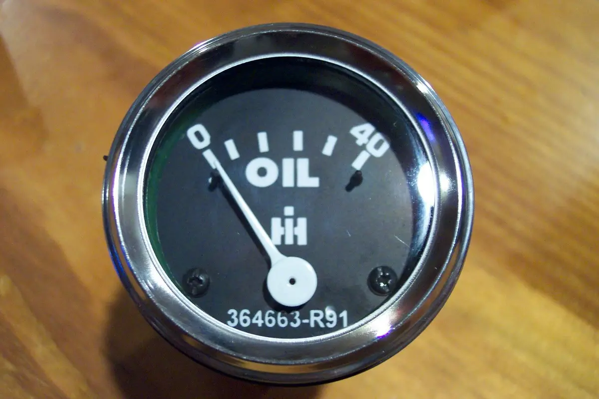 Oil Pressure Gauge Compatible With Farmall, Ih, Cub, Cub Lo- Boy, 40 Psi Gauge 1