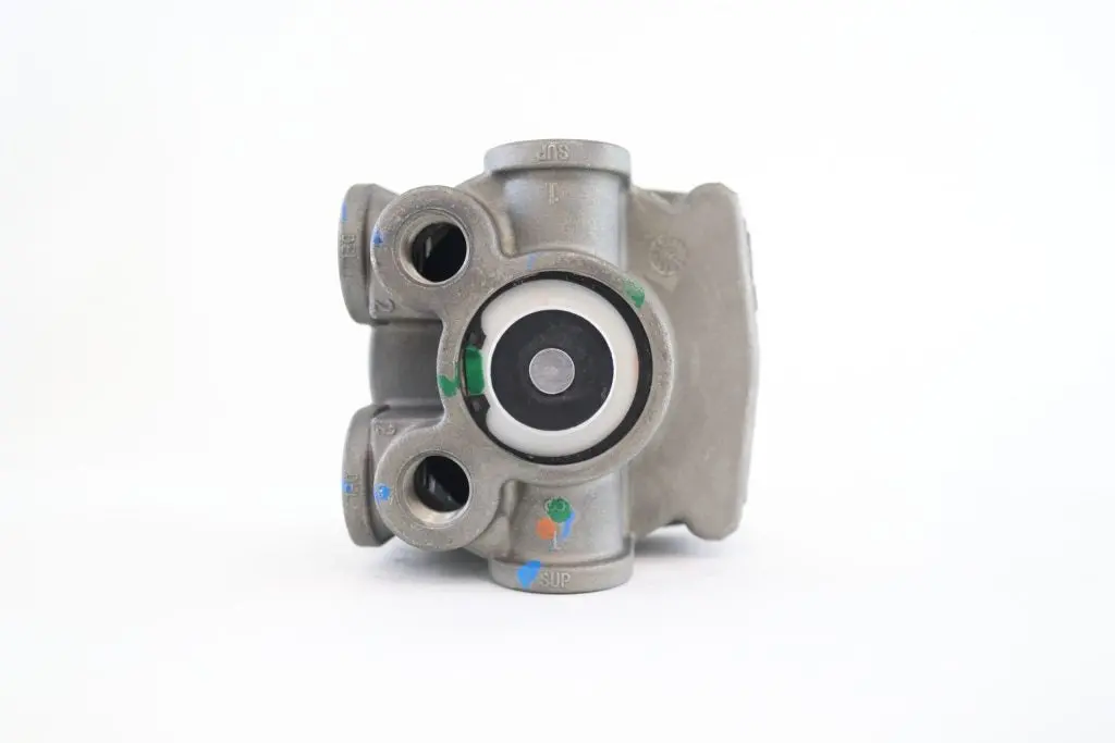 Wa800483 R-12 Type Relay Valve 5.5 Psi 2S/4D R-12 1
