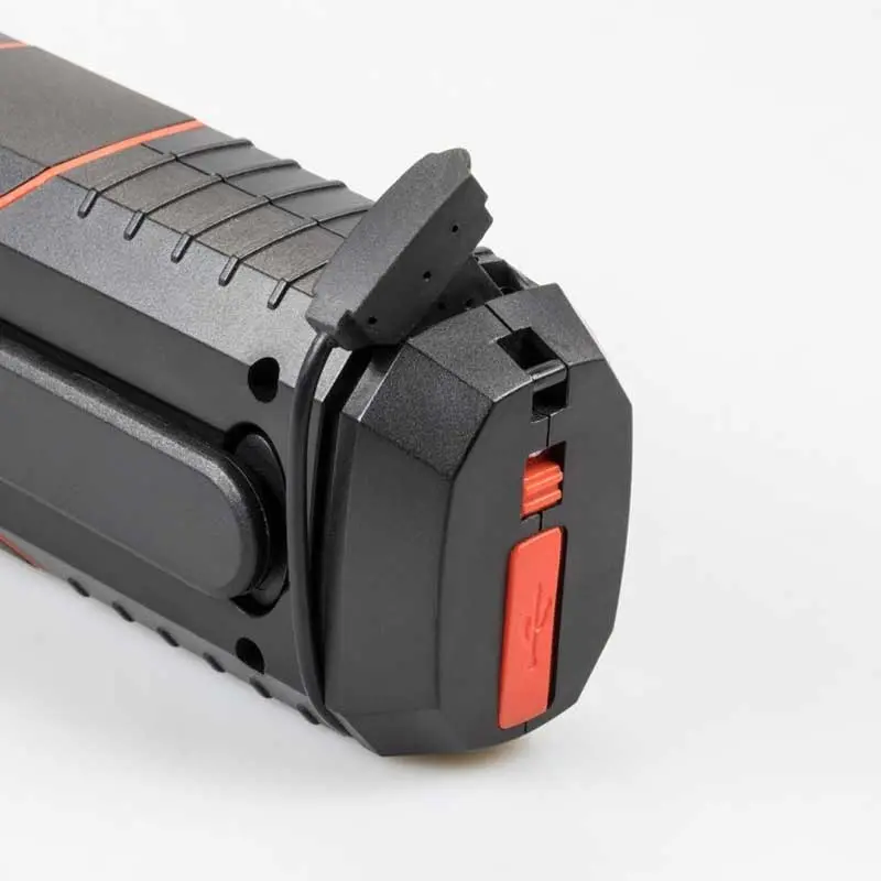 Storm-Proof Crank Powered Radio Flashlight 2