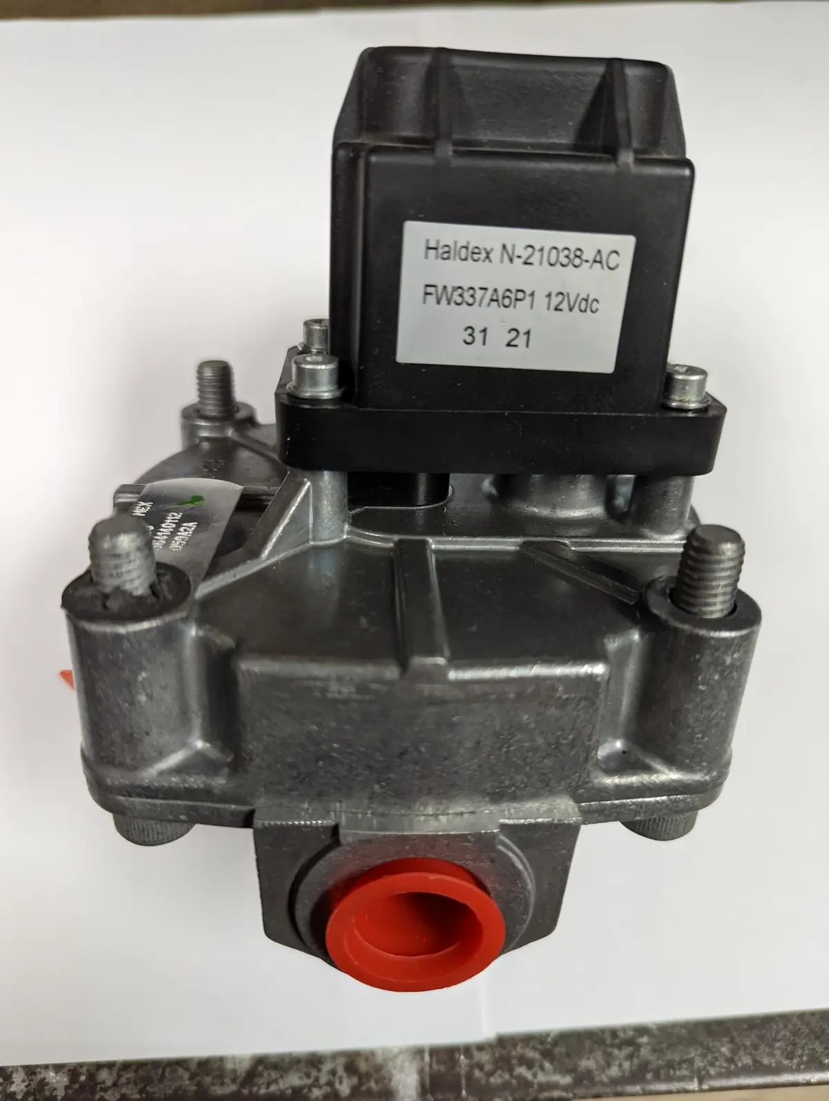 Al364040 2-Port 12 Volt Abs Relay Valve (Reservoir Mount) 1