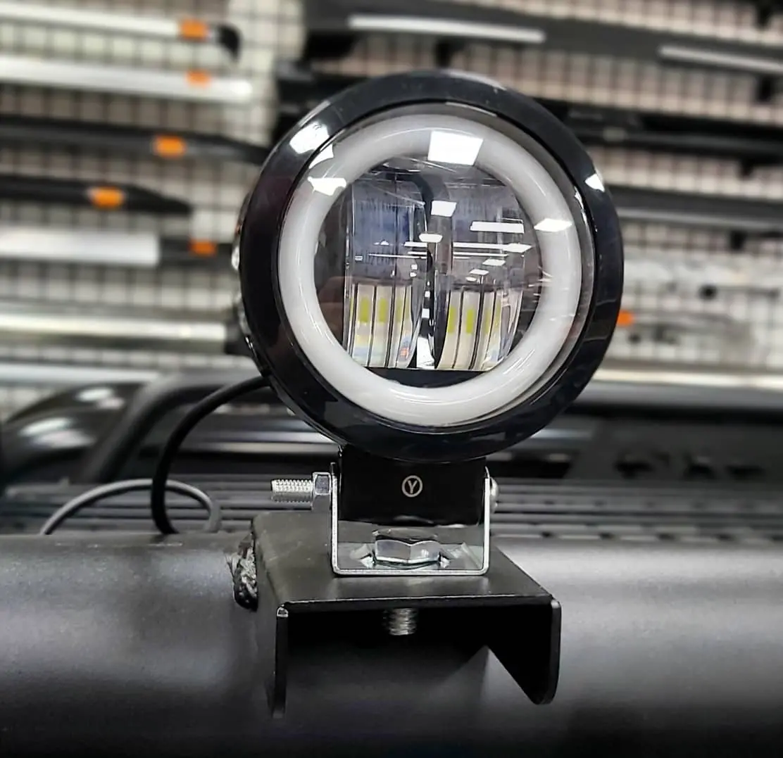 Working Led Blanca Borde Ambar Cuadrado 1