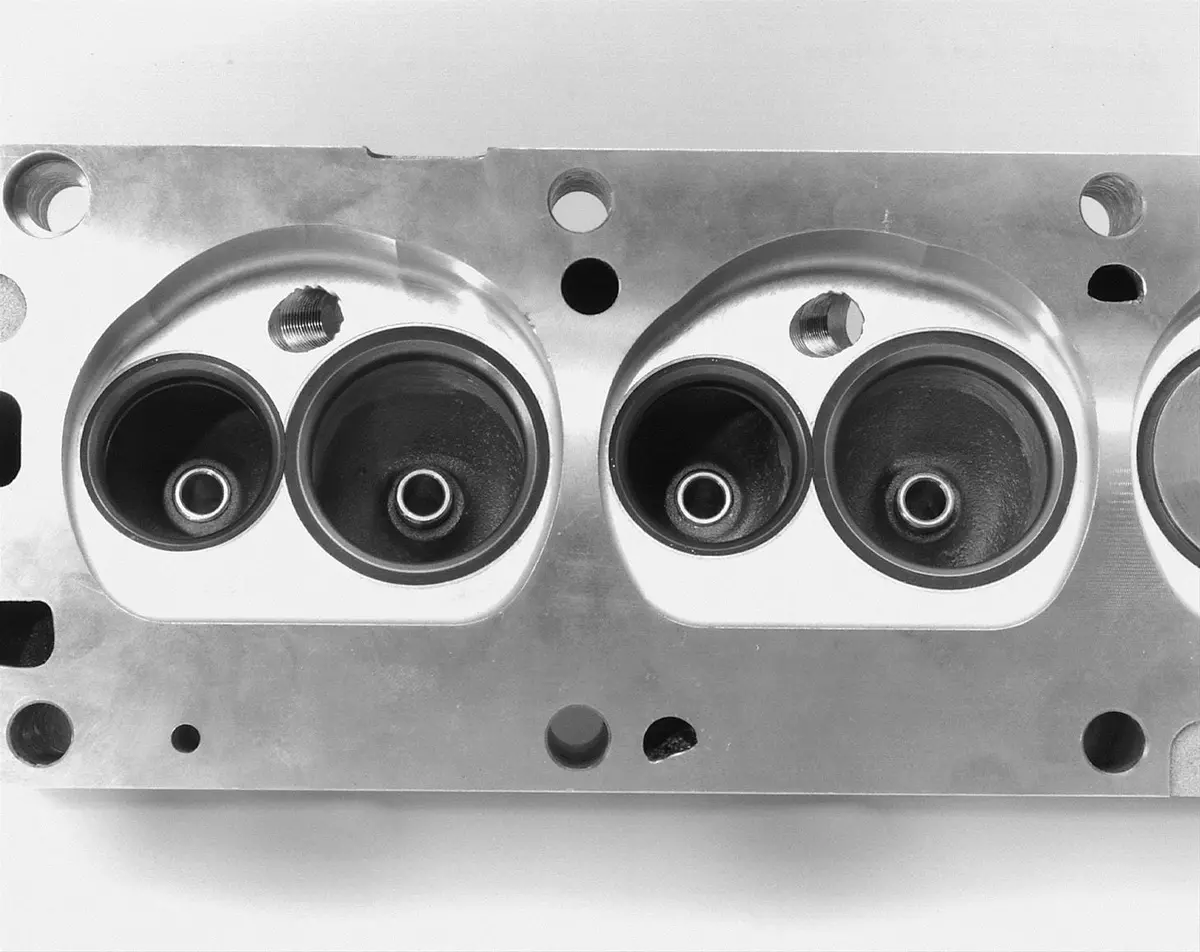 Edelbrock 60059 Performer Rpm Cylinder Heads 2