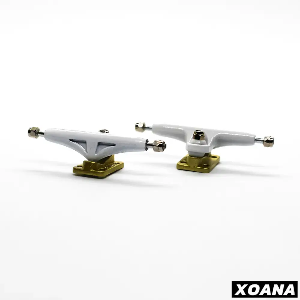 Xoana White-Gold Fingerboard Trucks 1