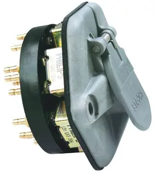 16-7622-28 Receptacle 28-Pin W/Breakers 1